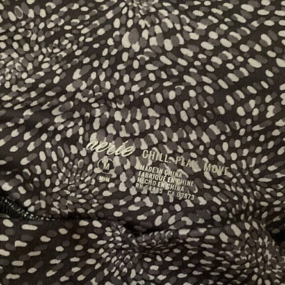 Aerie Chill Play Move Printed Leggings with Back Zip Pocket - Picture 2 of 3